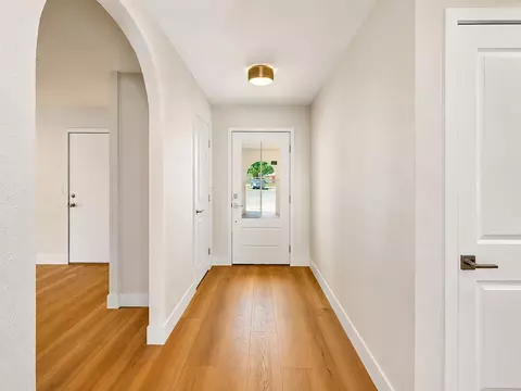 Entry Way - 205 Oakhurst Ct, Merced, CA 95340 photo 4 of 7