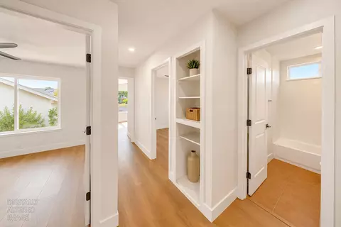 Entry Way - 205 Oakhurst Ct, Merced, CA 95340 photo 7 of 7