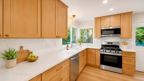 Kitchen - 205 Oakhurst Ct, Merced, CA 95340 photo 2 of 7