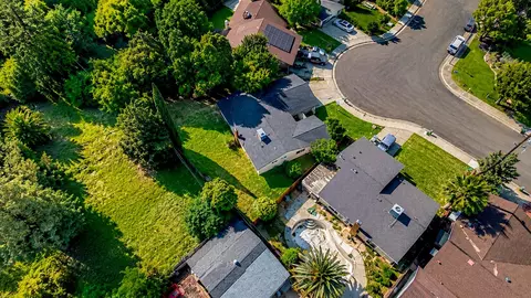 View/Area - 205 Oakhurst Ct, Merced, CA 95340 photo 6 of 10