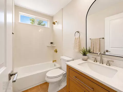 Bath - 205 Oakhurst Ct, Merced, CA 95340 photo 1 of 2