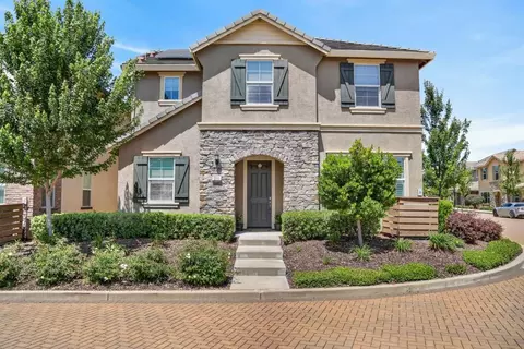 211 Rochdale St, Roseville, CA 95661