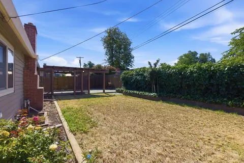 Exterior - 6406 Templeton Dr, Carmichael, CA 95608 photo 4 of 9