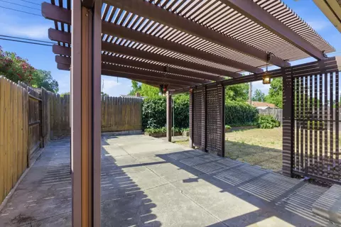 Exterior - 6406 Templeton Dr, Carmichael, CA 95608 photo 6 of 9