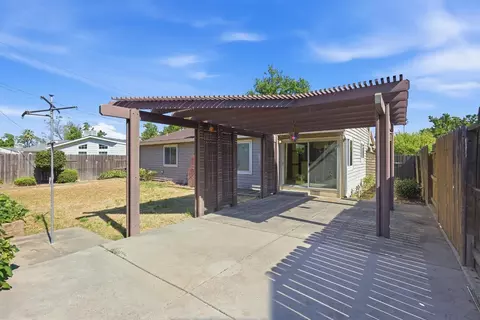 Exterior - 6406 Templeton Dr, Carmichael, CA 95608 photo 2 of 9