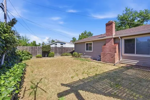 Exterior - 6406 Templeton Dr, Carmichael, CA 95608 photo 5 of 9