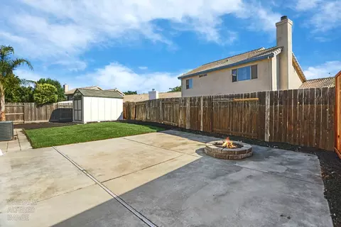 Exterior - 1927 Grove Ct, Tracy, CA 95376 photo 6 of 8