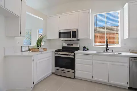 Kitchen - 1927 Grove Ct, Tracy, CA 95376 photo 2 of 3