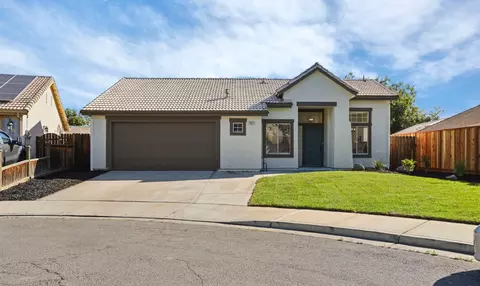 Exterior - 1927 Grove Ct, Tracy, CA 95376 photo 2 of 8