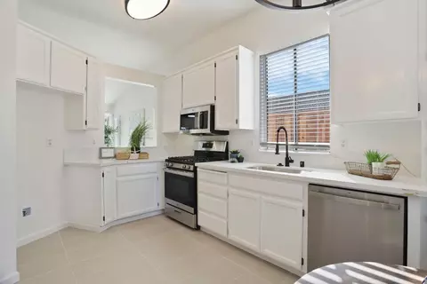 Kitchen - 1927 Grove Ct, Tracy, CA 95376 photo 3 of 3