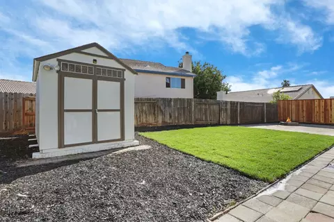 Exterior - 1927 Grove Ct, Tracy, CA 95376 photo 7 of 8