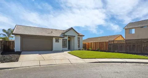 Exterior - 1927 Grove Ct, Tracy, CA 95376 photo 5 of 8