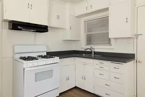 Kitchen - 1025 Windeler Ave, Tracy, CA 95376 photo 4 of 5