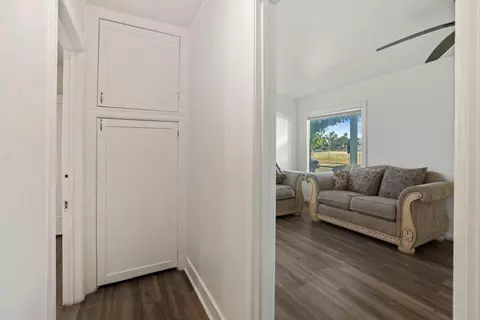 Entry Way - 1025 Windeler Ave, Tracy, CA 95376 photo 2 of 3