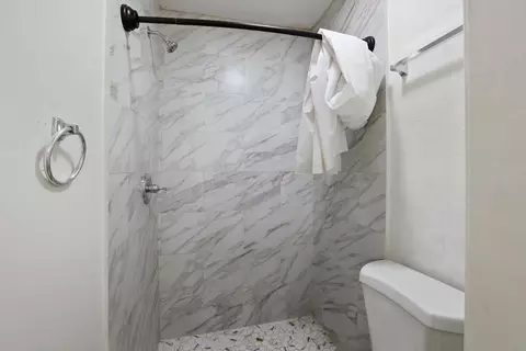 Bath - 1025 Windeler Ave, Tracy, CA 95376 photo 8 of 8
