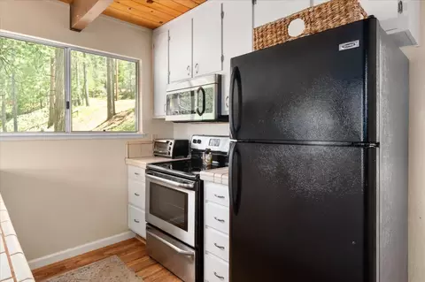 Kitchen - 1884 Pine Cone Dr, Arnold, CA 95223 photo 3 of 3
