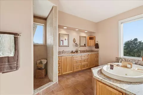 Bath - 5525 Green Valley Rd, Placerville, CA 95667 photo 1 of 7
