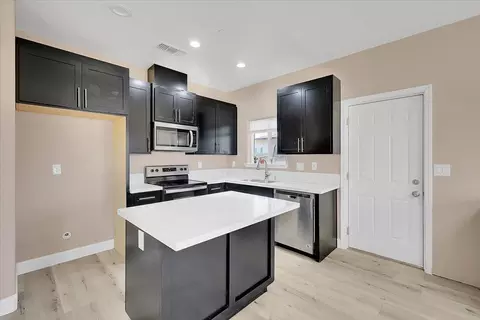 Kitchen - 4581 Meadow Way, Olivehurst, CA 95961 photo 2 of 3