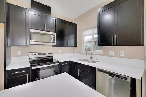 Kitchen - 4581 Meadow Way, Olivehurst, CA 95961 photo 3 of 3