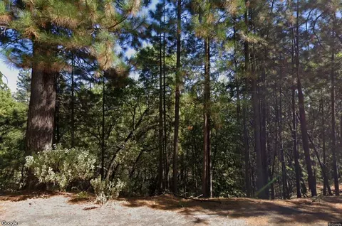 609 Canyon View Dr, Hathaway Pines, CA 95233