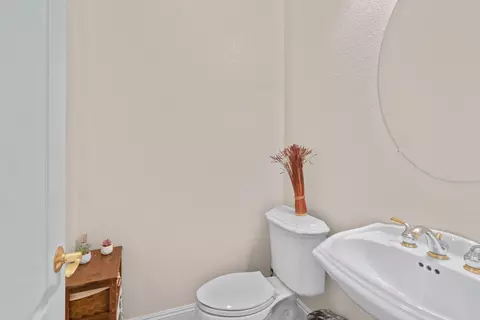 Bath - 142 Athena Dr #27, Copperopolis, CA 95228 photo 5 of 6