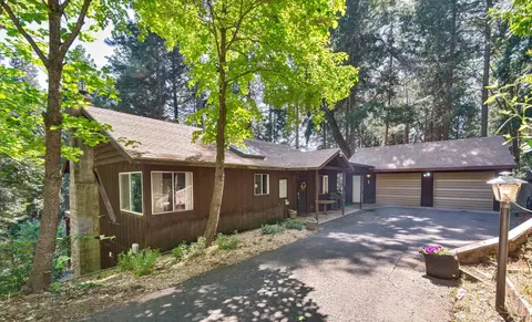 2790 Birdwalk Ln, Pollock Pines, CA 95726