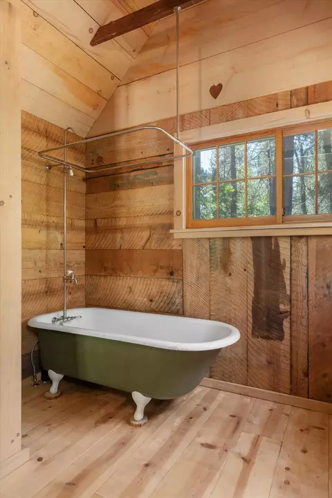 Bath - 3684 Moran Rd, Arnold, CA 95223 photo 3 of 3
