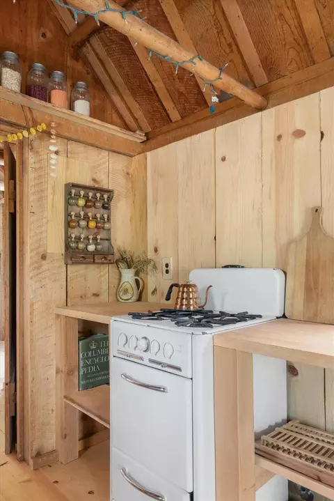 Kitchen - 3684 Moran Rd, Arnold, CA 95223 photo 2 of 4