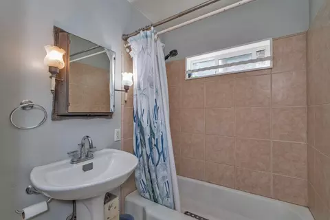 Bath - 6929 Split Bend Rd, Pollock Pines, CA 95726 photo 3 of 3