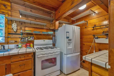 Kitchen - 6929 Split Bend Rd, Pollock Pines, CA 95726 photo 3 of 4