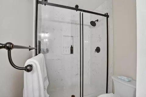 Bath - 122 Goodell Rd, Folsom, CA 95630 photo 2 of 9