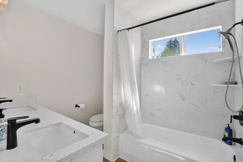 Bath - 122 Goodell Rd, Folsom, CA 95630 photo 7 of 9