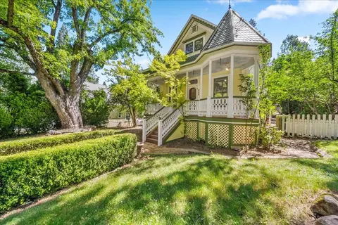 439 S Auburn St, Grass Valley, CA 95945
