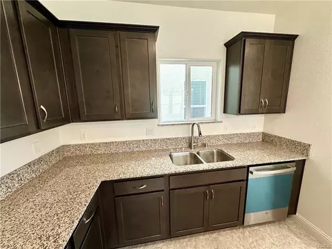 Kitchen - 184 Montage Dr, Merced, CA 95348 photo 4 of 5