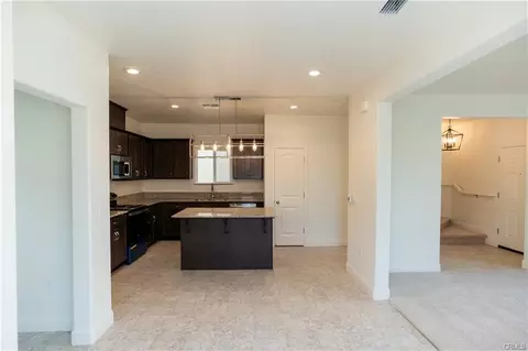 Entry Way - 184 Montage Dr, Merced, CA 95348 photo 3 of 10