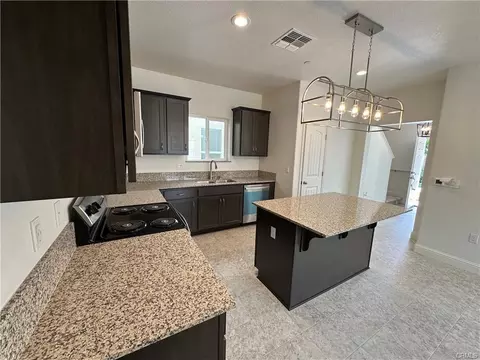 Kitchen - 184 Montage Dr, Merced, CA 95348 photo 2 of 5