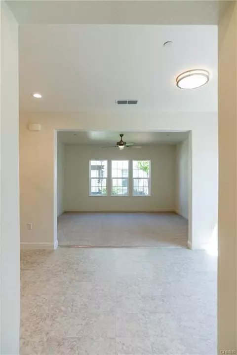 Living - 184 Montage Dr, Merced, CA 95348 photo 3 of 4