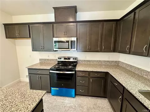 Kitchen - 184 Montage Dr, Merced, CA 95348 photo 5 of 5