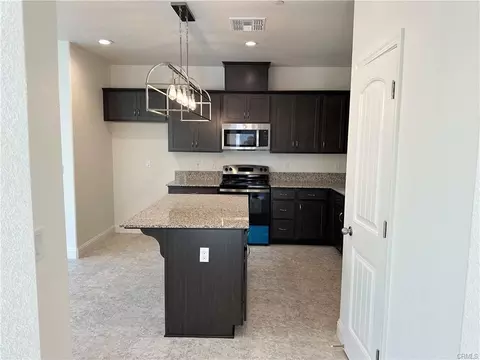 Kitchen - 184 Montage Dr, Merced, CA 95348 photo 3 of 5