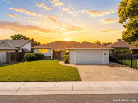 4304 Iowa Ave, Sacramento, CA 95824
