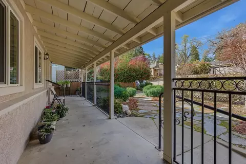 Exterior - 946 Bartlett Ave, Placerville, CA 95667 photo 1 of 6