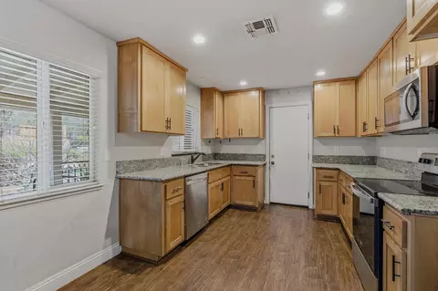 Kitchen - 946 Bartlett Ave, Placerville, CA 95667 photo 2 of 3