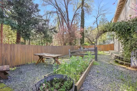 Exterior - 946 Bartlett Ave, Placerville, CA 95667 photo 6 of 6