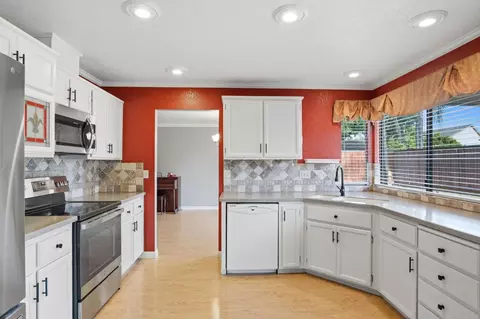 Kitchen - 2533 Merle Ave, Modesto, CA 95355 photo 2 of 3