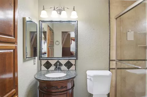 Bath - 2533 Merle Ave, Modesto, CA 95355 photo 3 of 4