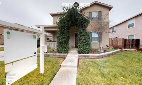 301 Orange Blossom Ln, Patterson, CA 95363