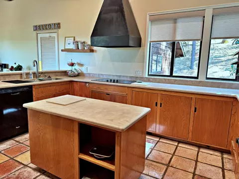 Kitchen - 4181 Thunderbird Ln, Rescue, CA 95672 photo 3 of 6