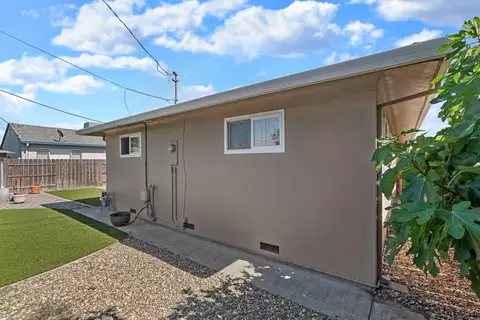 Exterior - 819 Sylvia Dr, Lodi, CA 95240 photo 10 of 13
