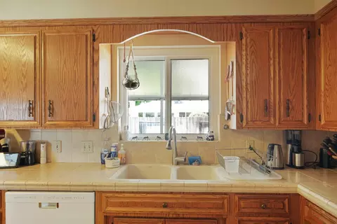 Kitchen - 819 Sylvia Dr, Lodi, CA 95240 photo 6 of 6