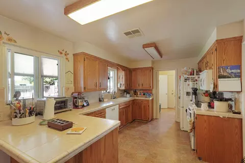 Kitchen - 819 Sylvia Dr, Lodi, CA 95240 photo 1 of 6